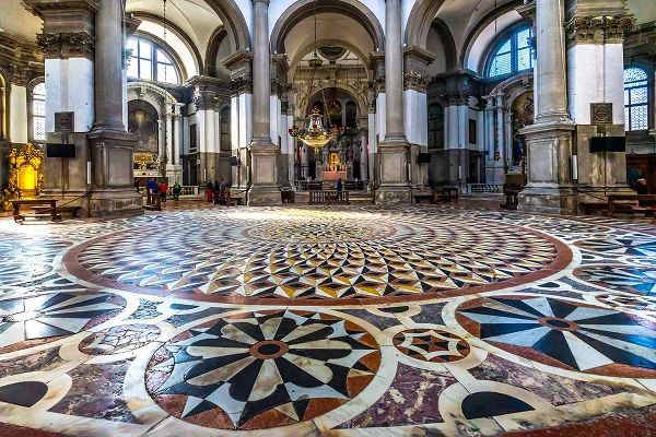 Perry, William 아티스트의 Complicated tile floor Santa Maria della Salute Church-Venice-Italy-Competed in 1681작품입니다.